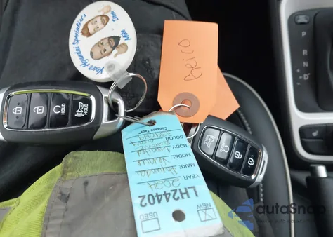 2024 Hyundai Venue Limited from USA, damaged, VIN KMHRC8A33RU339049